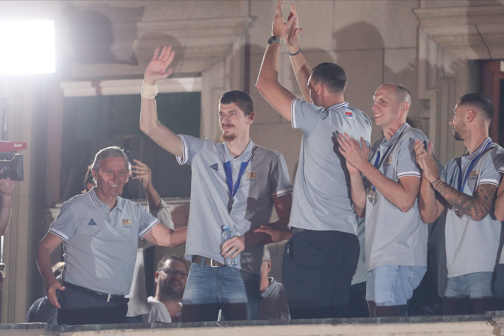 Docek kosarkasa Srbije sa Svetskog prvenstva u Manili ispred Skupstine grada, Beograd, 12.09.2023. godine Foto: Marko Metlas Kosarka, Srbija