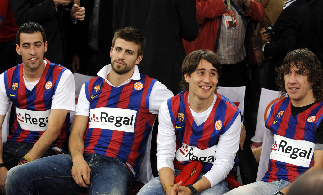 KOSARKA - PARIS F4 EUROLEAGUE - SERGIO BUSQUETS - Serhio Buskets, GERARD PIQUE - Zerard Pike, BOJAN KRKIC i CARLES PUYOL - Karles Pujol, fudbaleri Barselone, na utakmici finala Evrolige, Barselona - Olimpijakos. Pariz, 09.05.2010. photo:N.Parausic