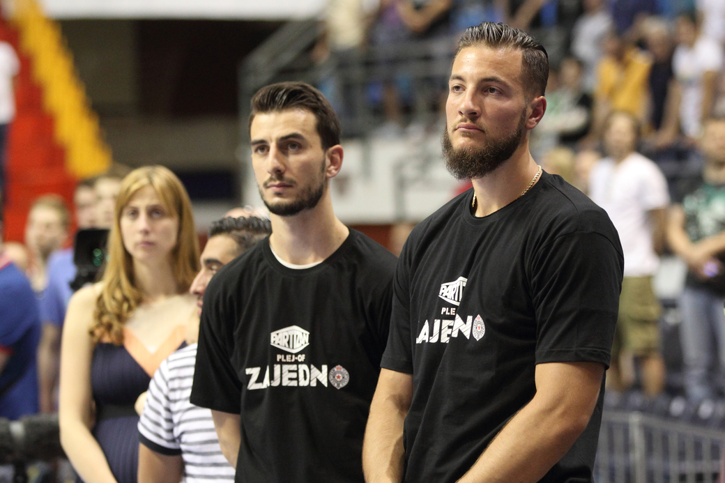 JOFFREY LAUVERGNE Zofri Lovernj i LEO WESTERMANN Leo Vesterman bivsi kosarkasi Partizana na utakmici Prvenstva Srbije protiv FMP Zeleznika u hali Pionir, Beograd 28.05.2016. godine Foto: Marko Metlas Kosarka, Partizan, Prvenstvo Srbije, FMP Zeleznik