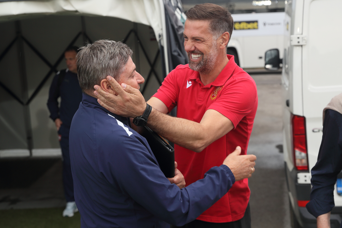 MLADEN KRSTAJIC selektor i trener fudbalera reprezentacije Bugarske pred utakmicu kvalifikacija za UEFA Evropsko prvenstvo 2024 godine sa DRAGAN STOJKOVIC PIKSI selektor i trener fudbalera reprezentacije Srbije na stadionu Ludogoreca, Razgrad 19.06.2023. godine Foto: Marko Metlas Fudbal, Reprezentacija, Srbija, Bugarska, UEFA Evropsko prvenstvo, EURO 2024
