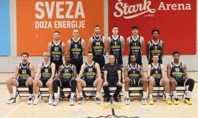 MATEUSZ PONITKA Mateus Ponitka, ALEN SMAILAGIC, FRANK KAMINSKY Frenk Kaminski, BALSA KOPRIVICA, TRISTAN VUKCEVIC, ZACH LEDAY Zek Ledej, UROS TRIFUNOVIC, OGNJEN JARAMAZ, JAMES NUNNALLY Dzejms Naneli, DANILO ANDJUSIC, ZELIMIR OBRADOVIC ZELJKO trener, KEVIN PUNTER Kevin Panter, ALEKSA AVRAMOVIC, PJ DOZIER Pi Dzej Douzer EKIPA kosarkasa Partizana na Media dej Evrolige u hali Stark Beogradska arena, Beograd 27.09.2023. godine Foto: Marko Metlas Kosarka, Partizan, Evroliga, Media day