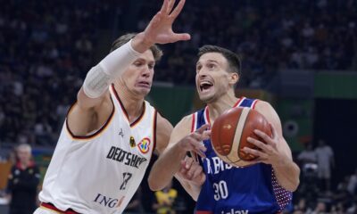 Aleksa Avramović u prodoru pored Morica Vagnera
