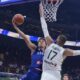 Bogdan Bogdanović poentira pored Valančijunasa