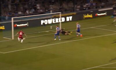 Situacija iz koje je napadač Čeltenam Tauna promašio gol