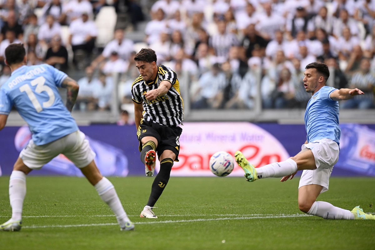 Dušan Vlahović postiže svoj drugi gol u pobedi Juventusa nad Laciom 3:1