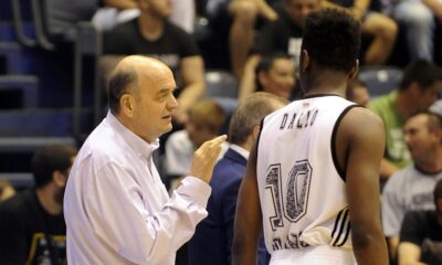 DUSKO VUJOSEVIC, trener kosarkasa Partizana, i BORIS DALLO Dalo na prvenstvenoj utakmici protiv Crvene zvezde. Beograd, 04.06.2015. foto: Nebojsa Parausic Kosarka, Crvena zvezda, Partizan
