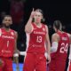 Keli Olinik i igrači Kanade proslavljaju bronzanu medalju na Svetskom prvenstvu