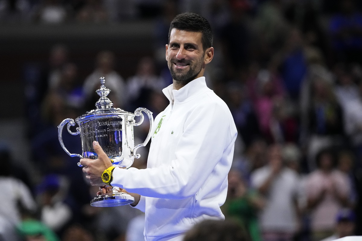 Novak Đoković sa peharom US opena 2023. godine