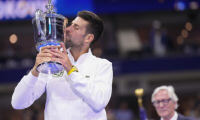 Novak Đoković sa peharom US opena 2023. godine