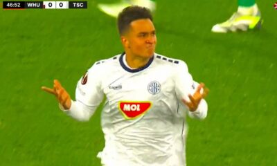 Petar Stanić slavi gol protiv Vest Hema