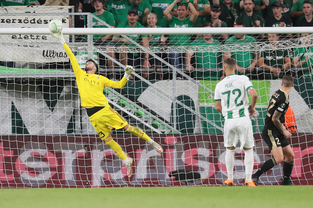 fudbaler Cukarickog na utakmici UEFA Lige Konferencija protiv Ferencvarosa na stadionu Grupama arena, Budimpesta 21.09.2023. godine Foto: Marko Metlas Fudbal, Cukaricki, UEFA Liga Konferencija, Ferencvaros