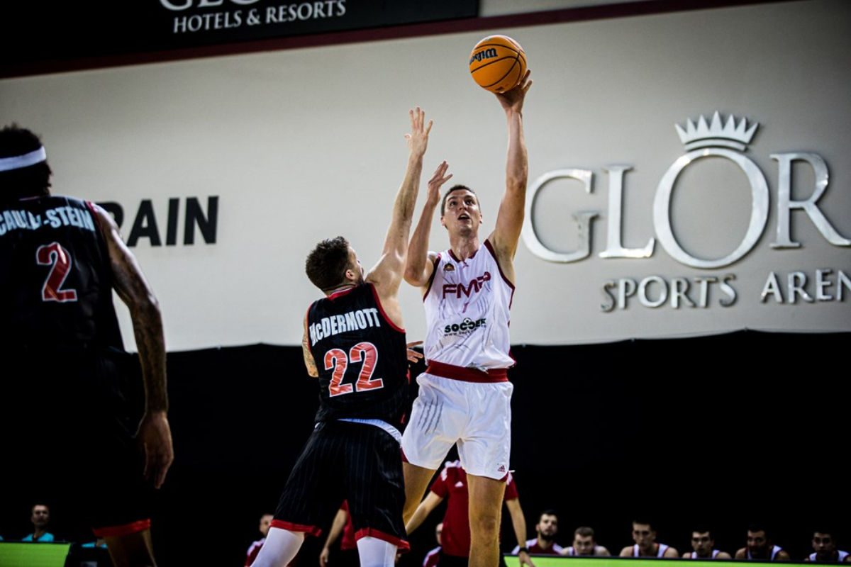 Aleksa Stepanović košarkaš FMP na meču sa Varezeom u kvalifiakcijama za FIBA Ligu šampiona