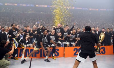 Kosarkasi Partizana, proslavljaju titulu na utakmici finala plejofa ABA lige, protiv Crvene zvezde, u hali Aleksandar Nikolic. Beograd, 22.06.2023. foto: NMN Press / vm Kosarka, Finale play off ABA league, Crvena zvezda, Partizan