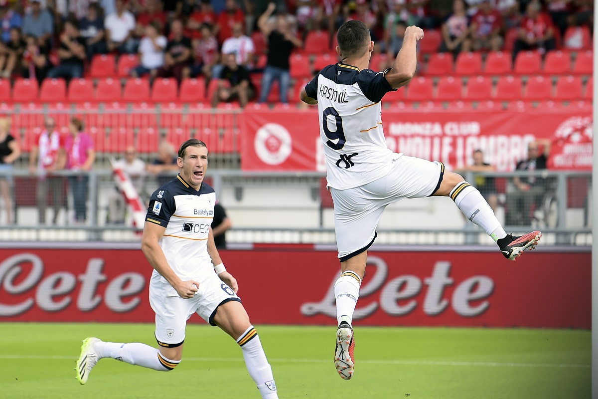 Nikola Krstović daje gol u Seriji A za Leće
