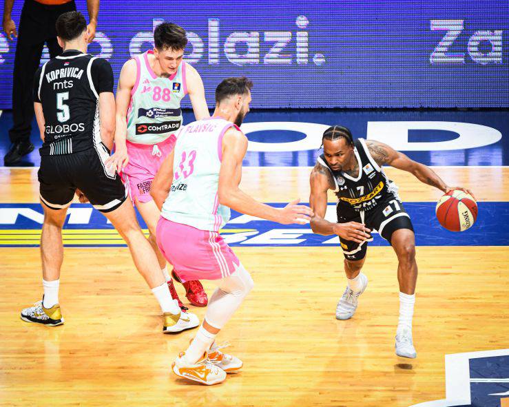 Kevin Panter u prodoru ABA Superkup protiv Mege