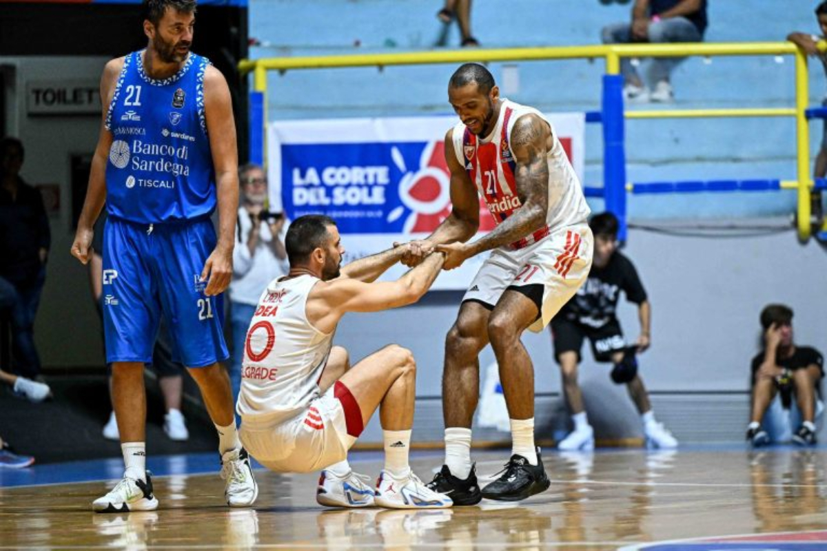 Košarkaši Crvene zvezde Adam Hanga i Branko Lazić