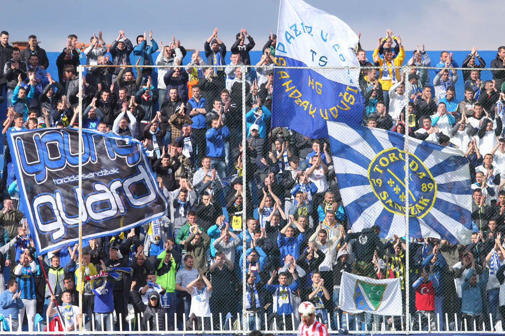 NAVIJACI fudbalera Novog Pazara na utakmici Superlige Prvenstva Srbije protiv Crvene zvezde na Gradskom stadionu Novog Pazara, Novi Pazar 17.04.2014. godine Foto: Marko Metlas Fudbal, Crvena zvezda, Superliga Prvenstvo Srbije, Novi Pazar