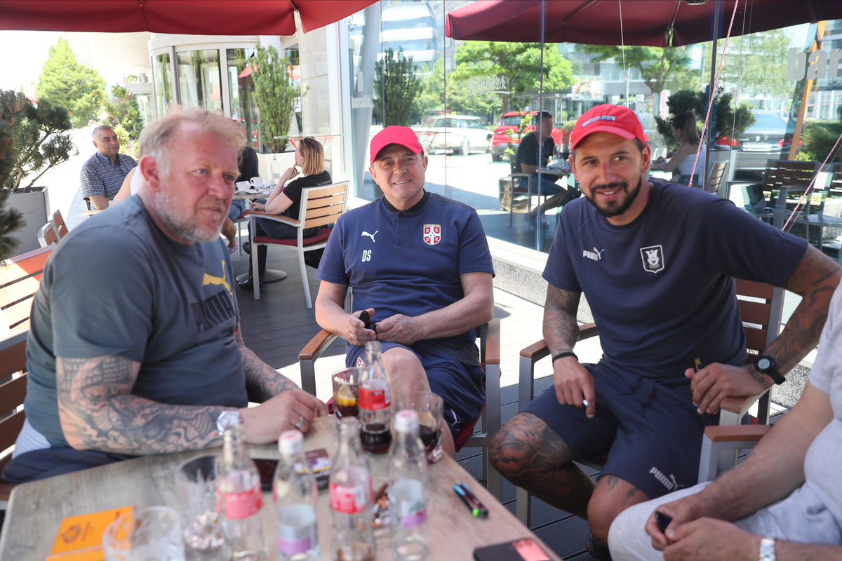 ROBERT PROSINECKI trener Olimpije Ljubljana, DRAGAN STOJKOVIC PIKSI selektor i trener fudbalera reprezentacije Srbije, BOBAN BAJKOVIC trener golmana Olimpije Ljubljana pre utakmice UEFA Lige nacija protiv Slovenije hotel Austrija trend, Ljubljana 12.06.2022. godine Foto: Marko Metlas Fudbal, Srbija, Slovenija, UEFA Liga nacija