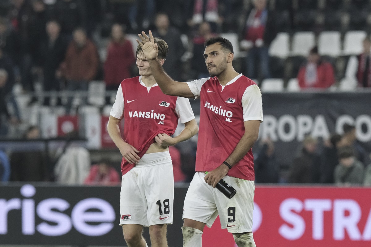 AZ Alkmaar's Vangelis Pavlidis waves his supporters at the end of the Conference League group E soccer match between AZ Alkmaar and Aston Villa at the AZ stadium in Alkmaar, Netherlands, Thursday, Oct. 26, 2023. (AP Photo/Patrick Post)