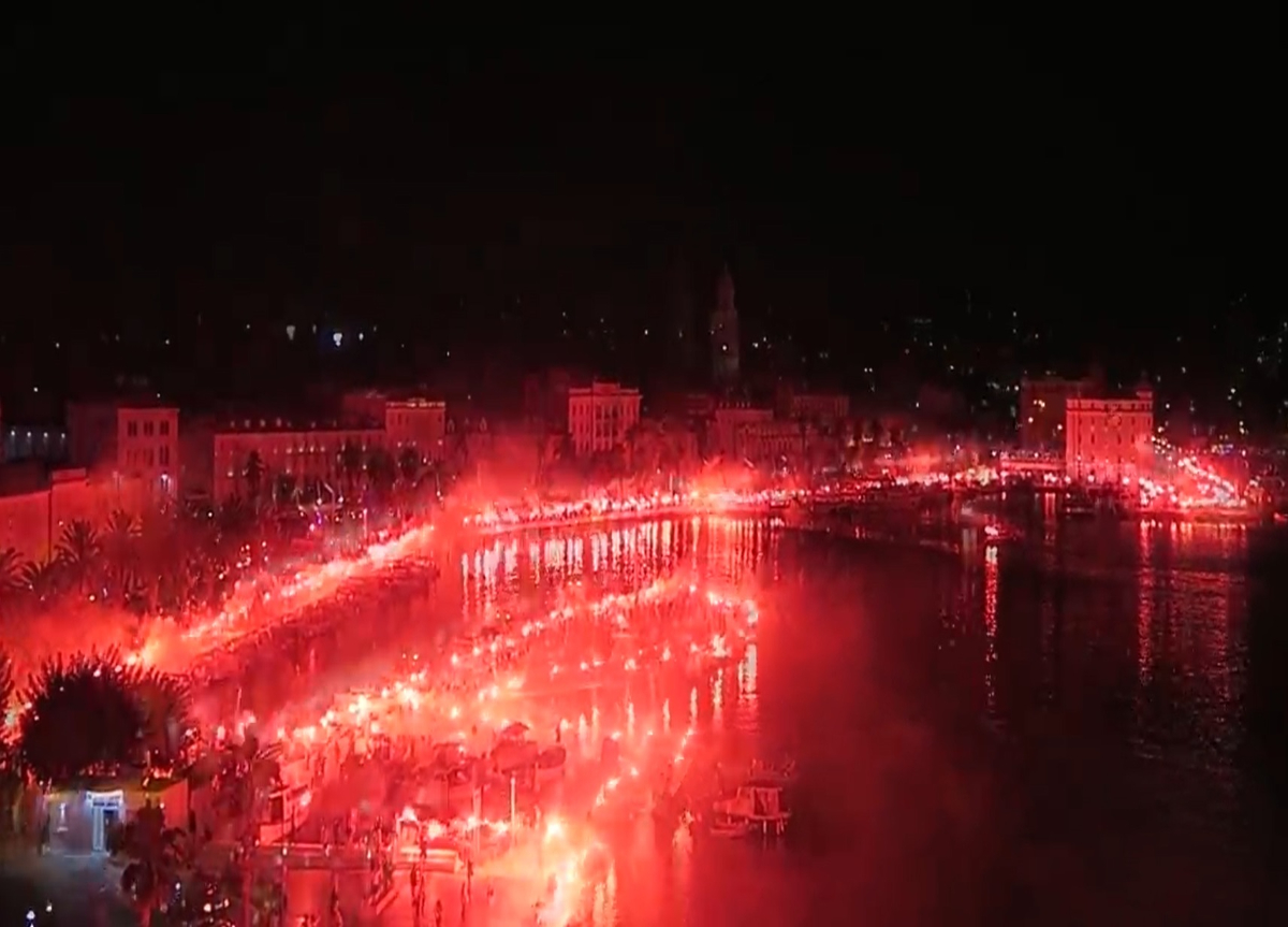 Hajduk Split, bakljada na Rivi povodom 100.000 članova kluba