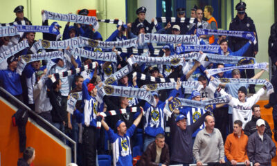 KOSARKA - Torcida Sandzak, navijaci iz Novog Pazara. Vrsac, 01.02.2005. snimio:N.Parausic