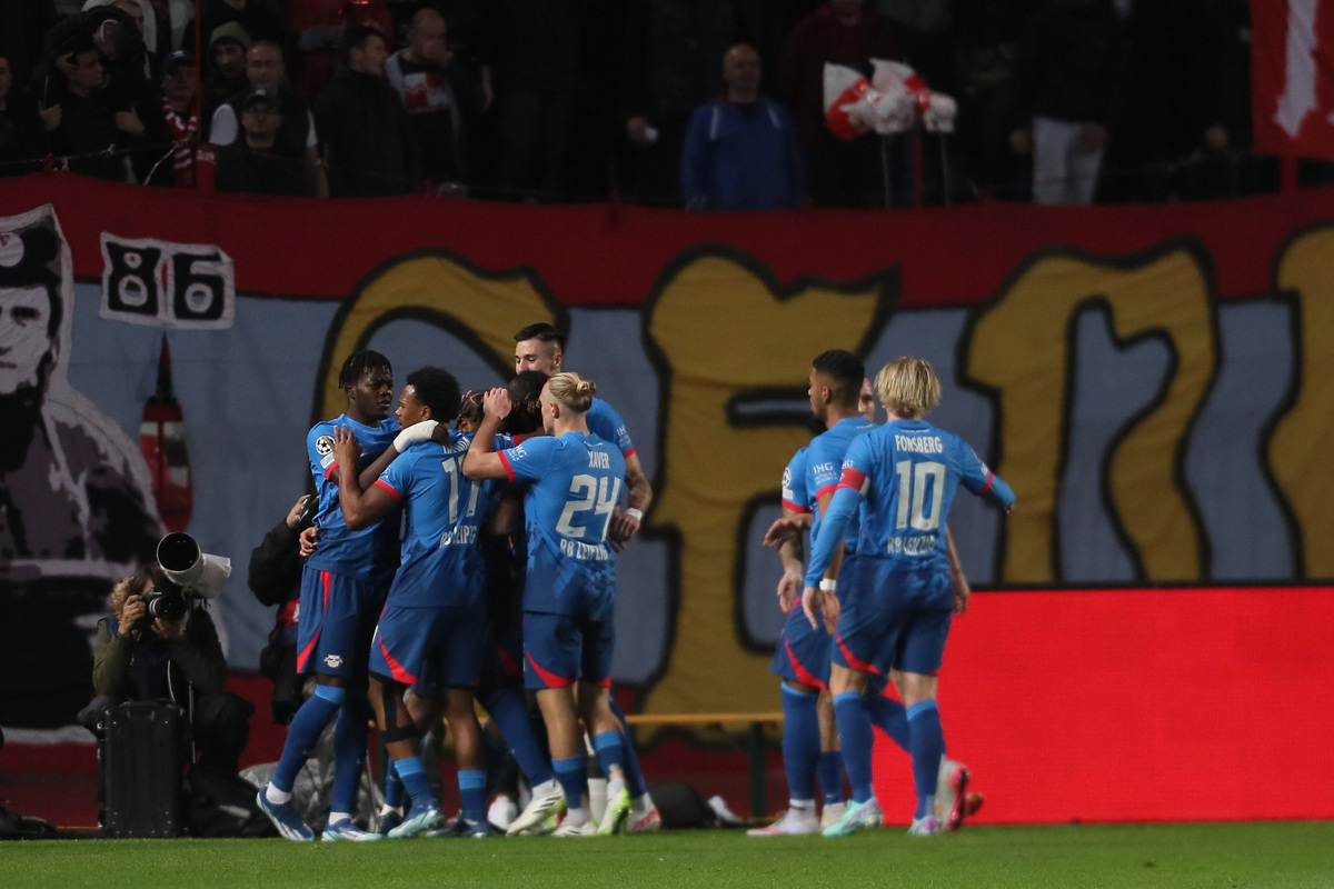 fudbaler Crvene zvezde na utakmici UEFA Lige Sampiona protiv RB Lajpciga na stadionu Rajko Mitic, Beograd 07.11.2023. godine Foto: Marko Metlas Fudbal, Crvena zvezda, UEFA Liga Sampiona , RB Lajpcig