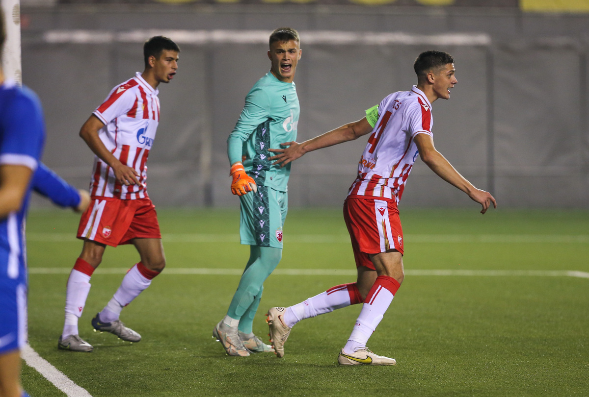 JOVAN MILADINOVIC golman, STEFAN LEKOVIC, mladi fudbaleri Crvene zvezde, na utakmici UEFA omladinske lige, protiv AZ Alkmara, na stadionu TC Stadion Vozdovac Beograd, 01.11.2022. foto: MN press / ds Fudbal, UEFA Youth League, Crvena zvezda, AZ Alkmar