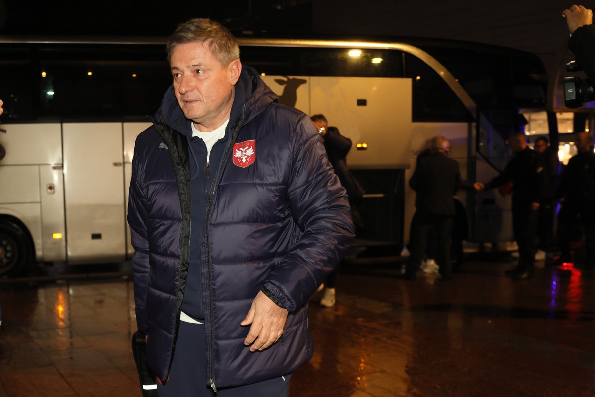 DRAGAN STOJKOVIC PIKSI selektor i trener fudbalera reprezentacije Srbije dolazak u hotel Ambasador, Nis 17.11.2023. godine Foto: Marko Metlas Fudbal, Srbija, Dolazak