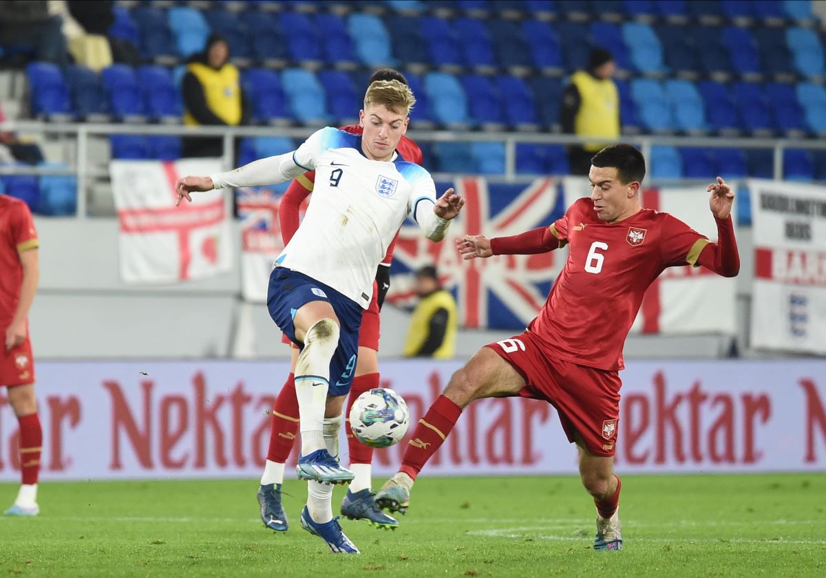 Mlada reprezentacija Srbije poražena je od Engleske rezultatom 3:0 u okviru kvalifikacija za Evropsko prvenstvo U-21.
