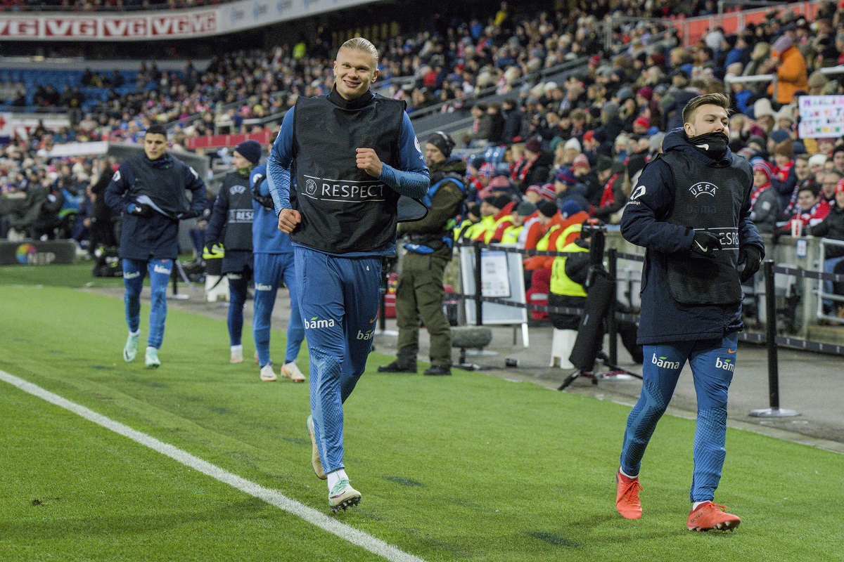 Norway's Erling Haaland, front left, warms up prior to the international friendly soccer match between Norway and the Faroe Islands at the Ullevaal stadium in Oslo, Norway, Thursday, Nov. 16, 2023. (Cornelius Poppe /NTB Scanpix via AP)