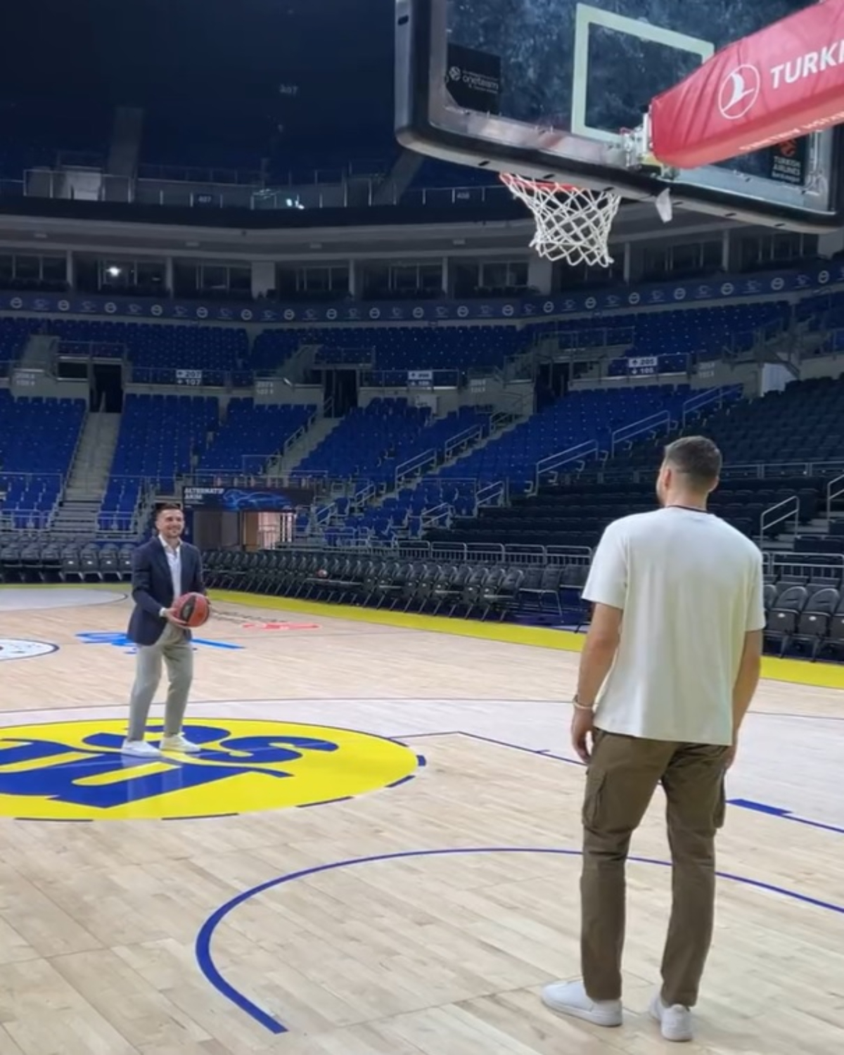 Dušan Tadić i Marko Gudurić na treningu košarkaša Fenerbahčea