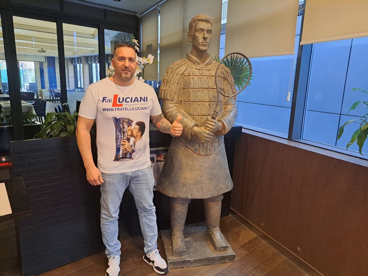 Verni navijač Novaka Đokovića, Vojislav Ilić, Nolefam