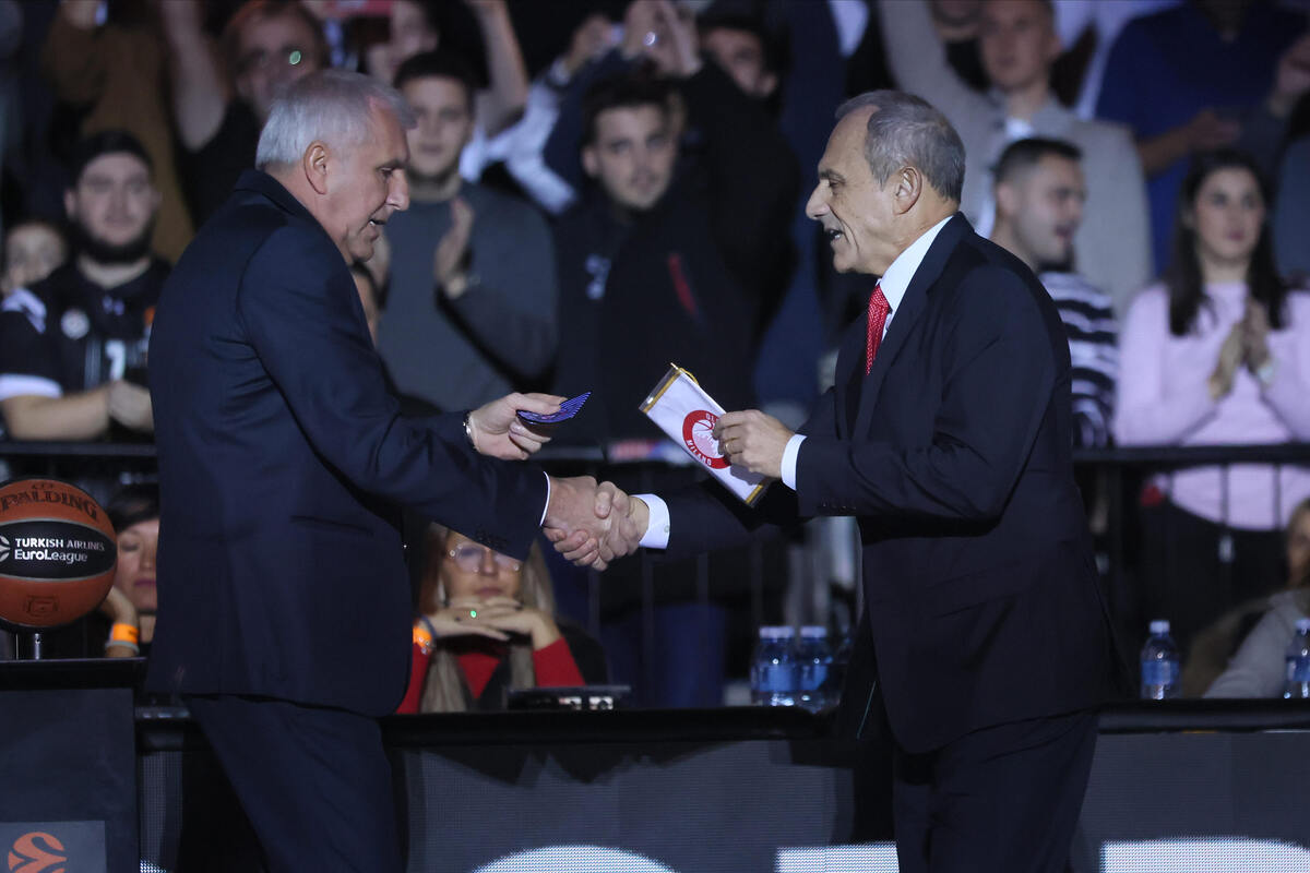 Trener Partizana na utakmici Evrolige protiv Olimpija Armani Milano u hali Stark Beogradska arena, Beograd 07.12.2023. godine Foto: Marko Metlas Kosarka, Partizan, Evroliga, Olimpija Armani Milano