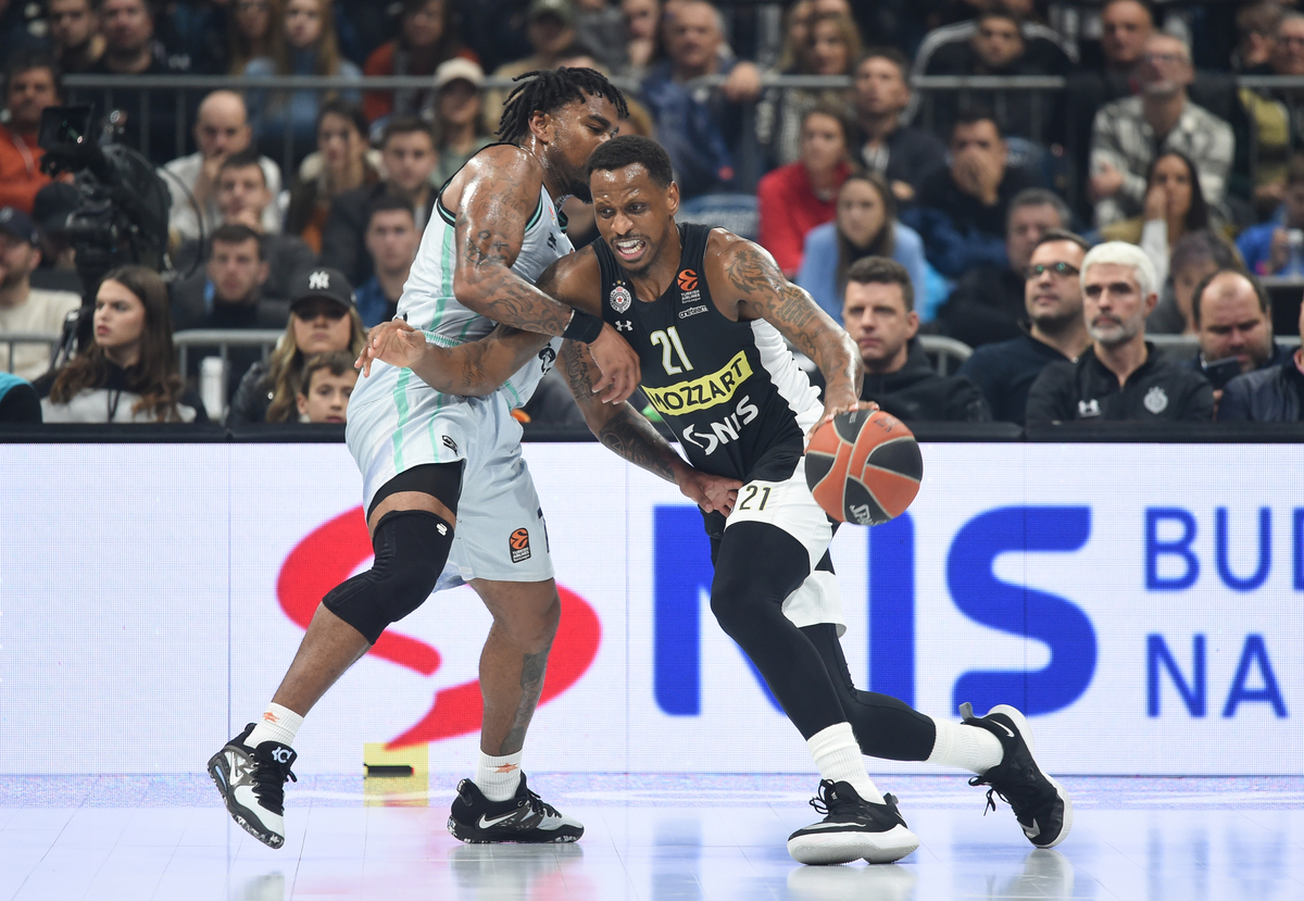 JAMES NUNNALLY Dzejms Naneli, kosarkas Partizana, na utakmici Evrolige protiv Valensije, u Beogradskoj Stark areni. Beograd, 01.12.2022. foto: Nebojsa Parausic Kosarka, Euroleague, Partizan, Valensija