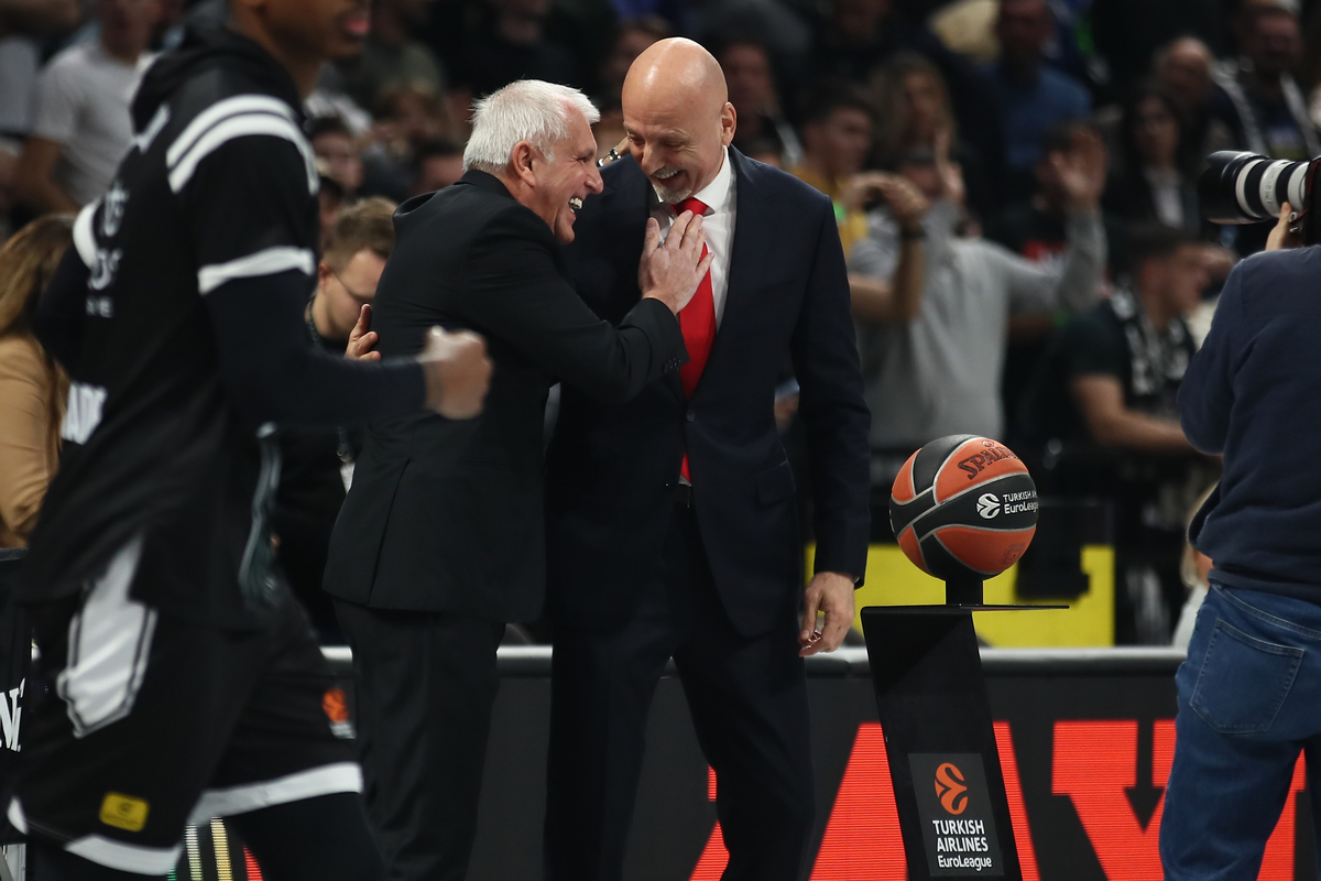 ZELJKO OBRADOVIC trener kosarkasa Partizana i SASA OBRADOVIC trener kosarkasa Monaka na utakmici Evrolige izmedju Partizana i Monaka u hali Beogradska Stark Arena, Beograd 05.12.2023. godine Foto: Ivica Veselinov / MN PRESS KOSARKA, BASKETBALL, EVROLIGA, EUROLEAGUE, PARTIZAN, MONACO, MONAKO