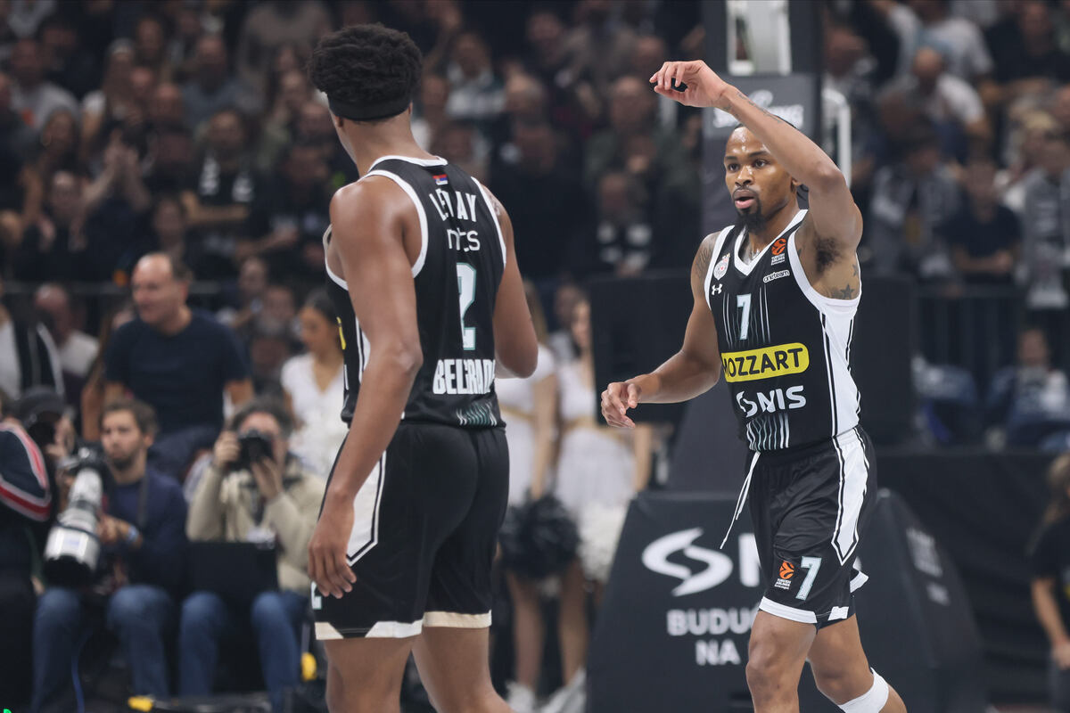 KEVIN PUNTER Kevin Panter i ZACH LEDAY Zek Ledej kosarkasi Partizana na utakmici Evrolige protiv Olimpija Armani Milano u hali Stark Beogradska arena, Beograd 07.12.2023. godine Foto: Marko Metlas Kosarka, Partizan, Evroliga, Olimpija Armani Milano