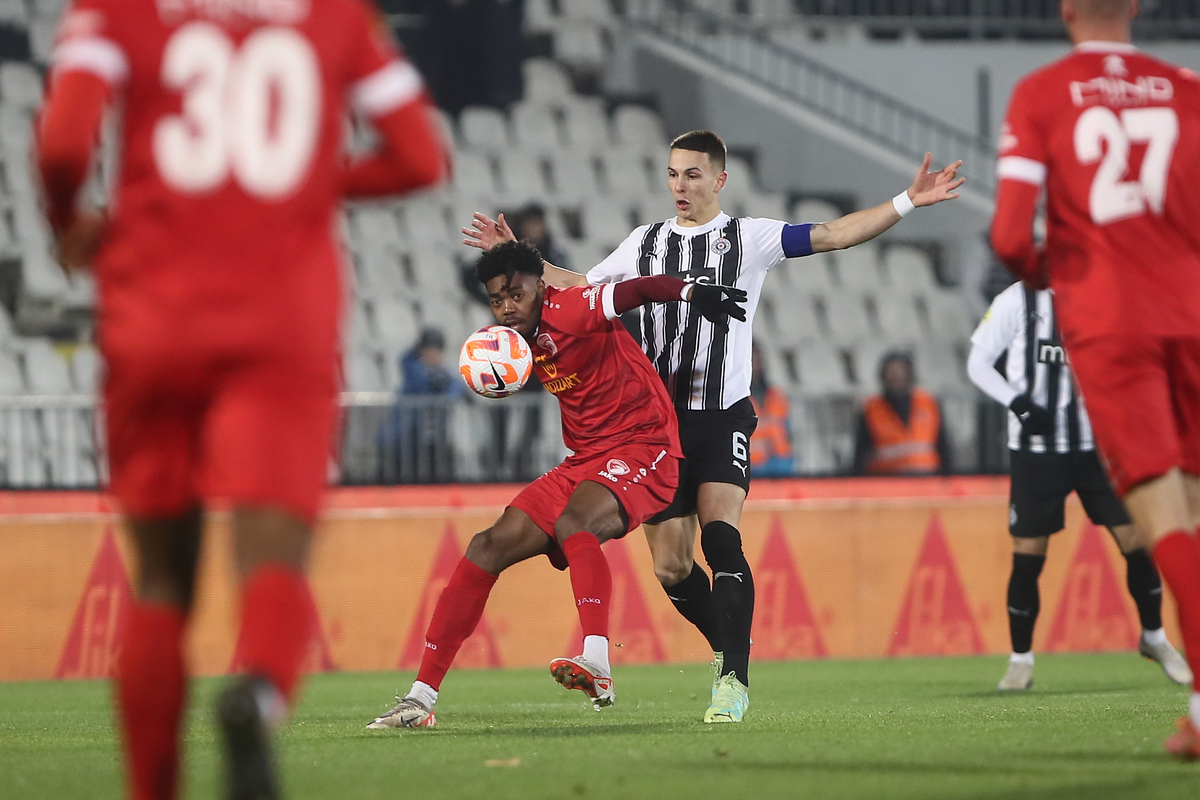 Svetozar Marković fudbaler Partizana na utakmici Mocart Superlige protiv Radnickog iz Kragujevca na stadionu Partizana, Beograd 16.12.2023. godine Foto: Ivica Veselinov / MN PRESS FUDBAL, FOOTBALL, MOZZART SUPERLIGA, PRVENSTVO SRBIJE, NATIONAL CHAMPIONSHIP, PARTIZAN, FK RADNICKI KRAGUJEVAC