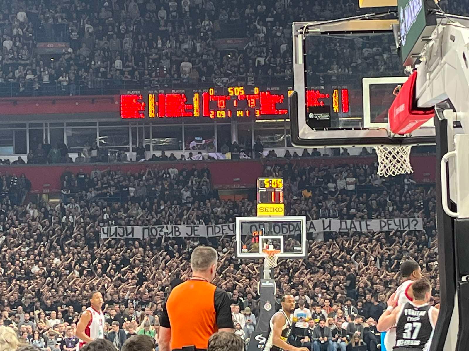 brutalne poruke grobara Nikoli Mirotiću