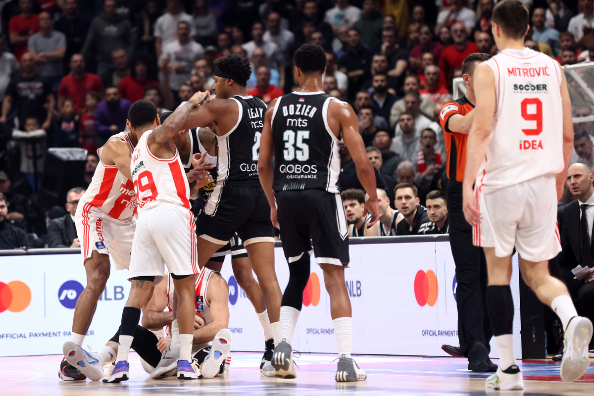 kosarkas Crvene zvezde na utakmici Jadranske ABA lige protiv Partizana u hali Stark Beogradska arena, Beograd 28.01.2024. godine Foto: Marko Metlas Kosarka, Crvena zvezda, Jadranska ABA liga, Partizan