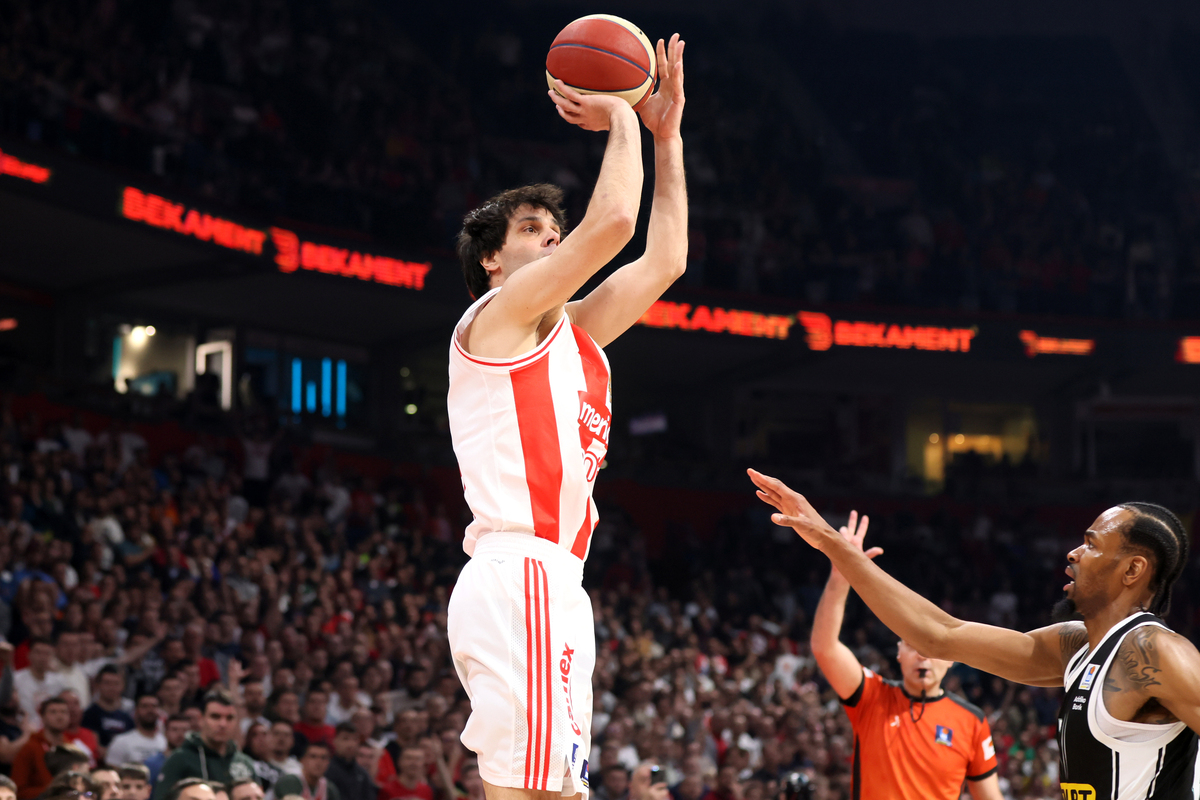 kosarkas Crvene zvezde na utakmici Jadranske ABA lige protiv Partizana u hali Stark Beogradska arena, Beograd 28.01.2024. godine Foto: Marko Metlas Kosarka, Crvena zvezda, Jadranska ABA liga, Partizan