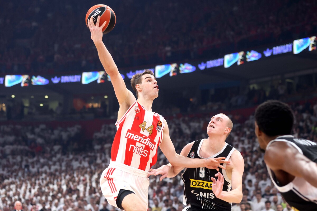 kosarkas Crvene zvezde na utakmici Evrolige protiv Partizana u hali Stark Beogradska arena, Beograd 04.01.2023. godine Foto: Marko Metlas Kosarka, Crvena zvezda, Evroliga, Partizan