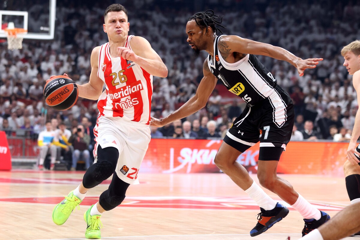 kosarkas Crvene zvezde na utakmici Evrolige protiv Partizana u hali Stark Beogradska arena, Beograd 04.01.2023. godine Foto: Marko Metlas Kosarka, Crvena zvezda, Evroliga, Partizan