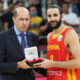 TURGAY DEMIREL Turgaj Demirel predsednik FIBA Evropa i i RICKY RUBIO Riki Rubio kosarkas reprezentacije Spanije clan najbolje petorke na utakmici finala za zlatnu medalju Svetskog prvenstva 2019 protiv Argentine u hali Vukesong Kadilak arena, Peking 15.09.2019. godine Foto: Marko Metlas Kosarka, Svetsko prvenstvo, Kina, Spanija, Argentina