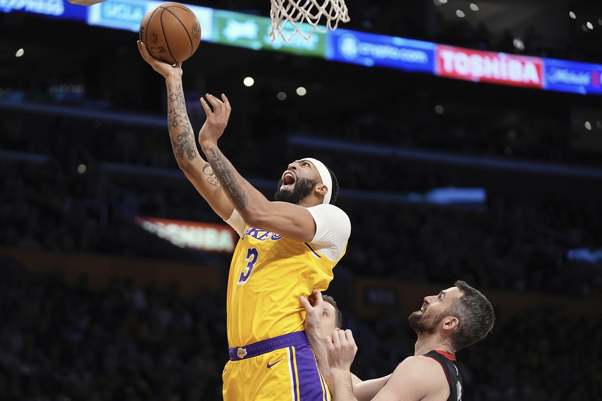 Entoni Dejvis NBA obrva