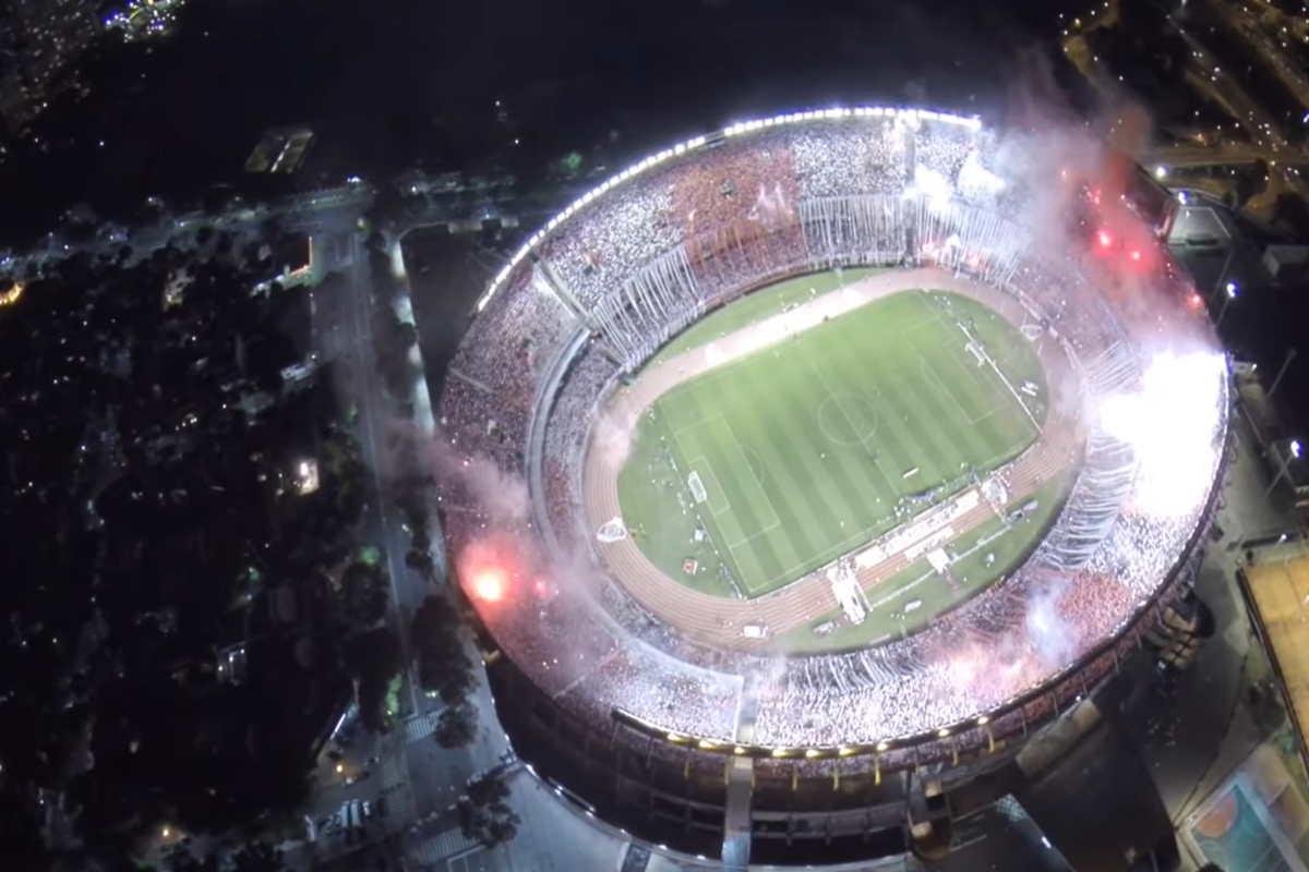Stadion Rivera, Munumental