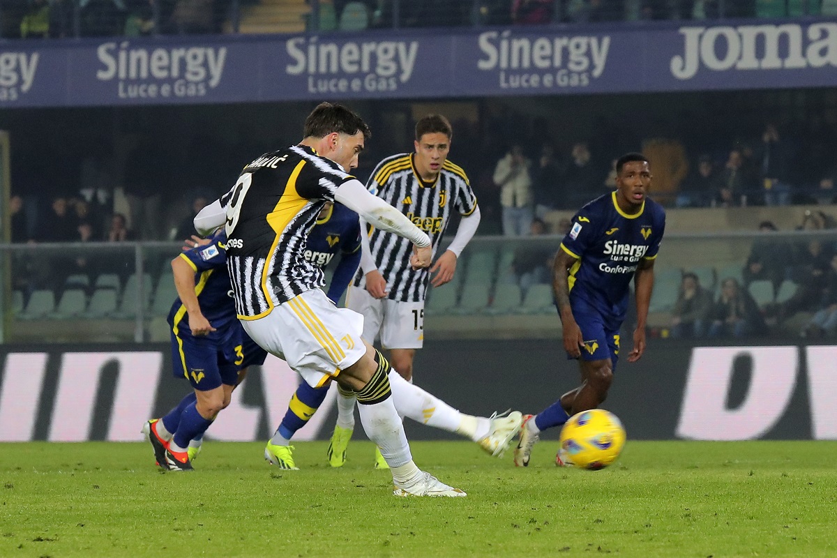 Juventus' Dusan Vlahovic scores his side's opening goal during the Serie A soccer match between Hellas Verona and Juventus, at the Marcantonio Bentegodi Stadium in Verona, Italy, Saturday, Feb. 17, 2024. (Paola Garbuio/LaPresse via AP)
