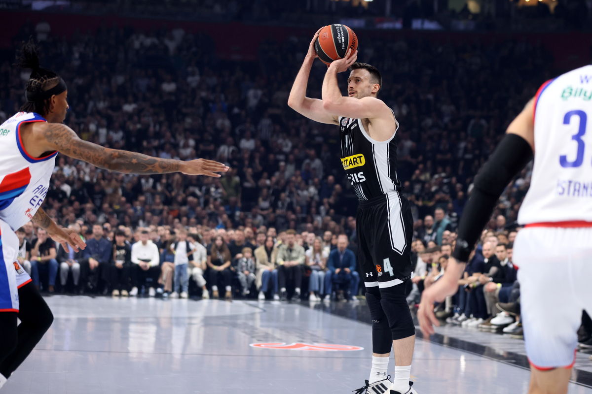 kosarkas Partizana na utakmici Evrolige protiv Efesa u hali Stark Beogradska arena, Beograd 29.02.2024. godine Foto: Marko Metlas Kosarka, Partizan, Evroliga, Efes, Anadolu Efes
