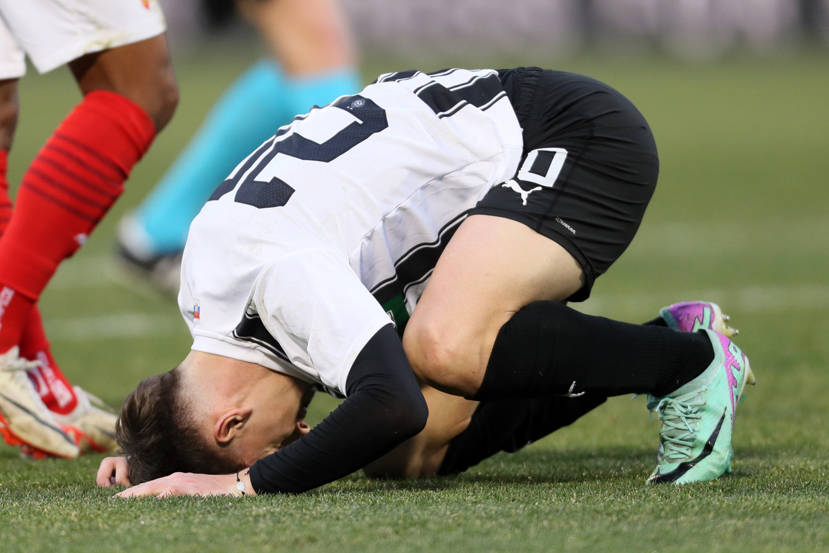 mladi fudbaler Partizana U19 na utakmici plej ofa Omladinske UEFA Lige protiv Brage U19 na stadionu Partizana, Beograd 07.02.2024. godine Foto: Marko Metlas Fudbal, Partizan U19, Omladinska UEFA Liga , Braga U19
