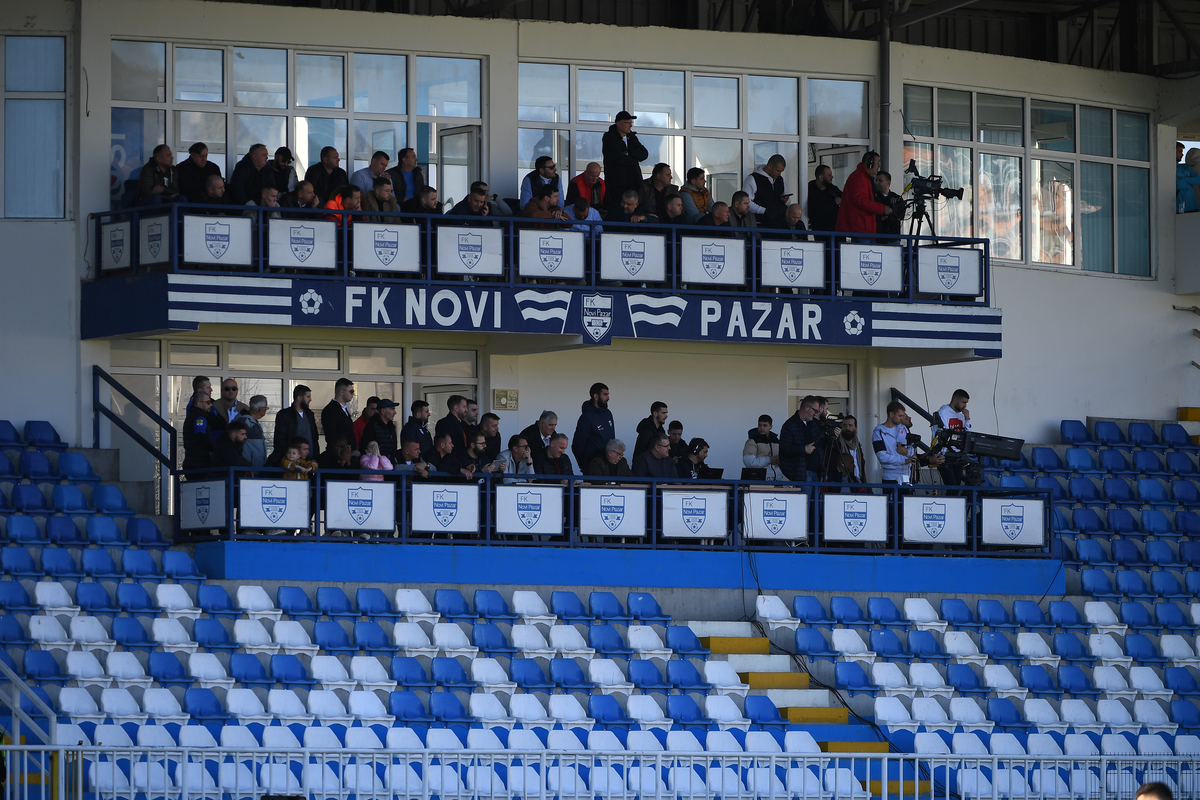 fudbaler Crvene zvezde na utakmici Superlige Prvenstva Srbije protiv Novog Pazara na Graqdskom stadionu, Novi Pazar 17.02.2024. godine Foto: MN PRESS Fudbal, Crvena zvezda, Superliga Prvenstvo Srbije, Novi Pazar