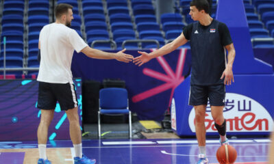 MARKO GUDURIC i VLADIMIR LUCIC kosarkas reprezentacije Srbije na treningu tokom FIBA Evropskog prvenstva u Mercedes Benc areni, Berlin 09.09.2022. godine Foto: Marko Metlas Kosarka, Srbija, FIBA Evropsko prvenstvo, Trening